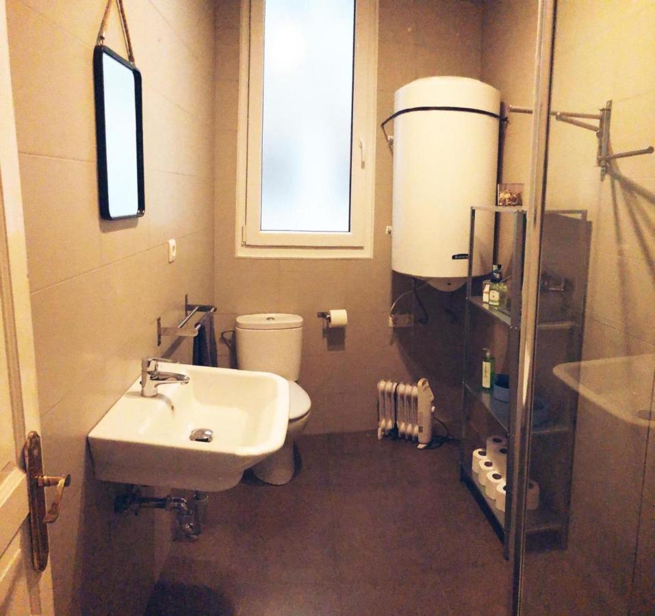 Vivienda Turistica Centrica Junto Al Museo Con Wifi Apartment Билбао Екстериор снимка